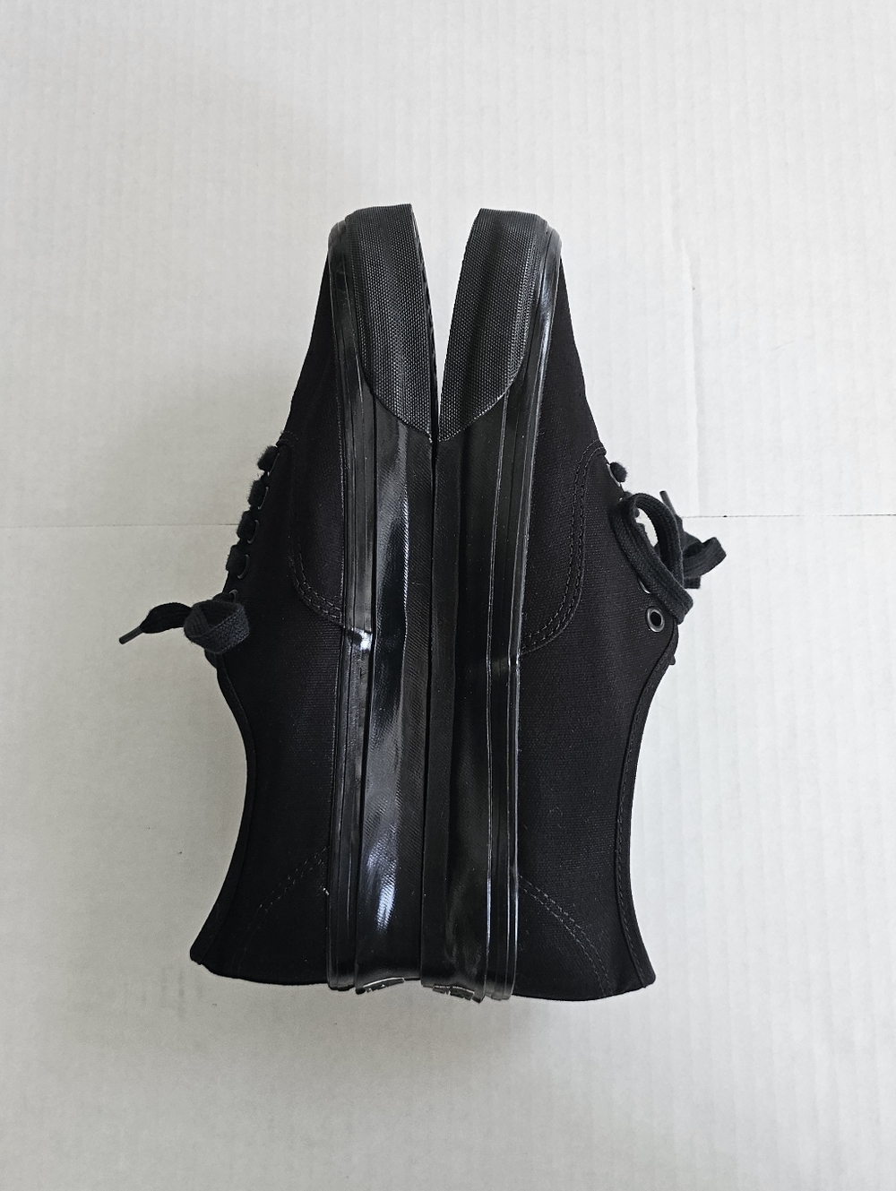 Vans Blackout Sneakers Size Mens 11.5 Low Top Lace Up Canvas Cushioned Insole - Picture 6 of 11